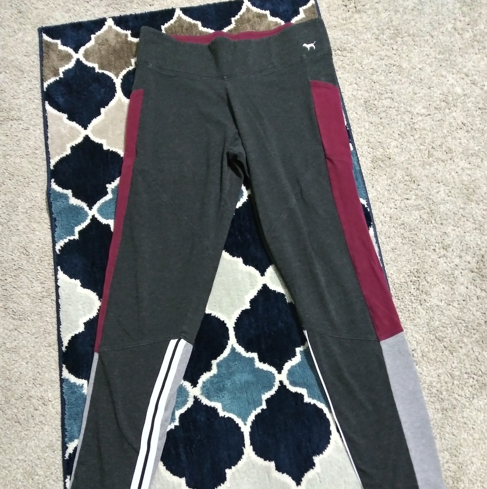 Vs pink yoga pants